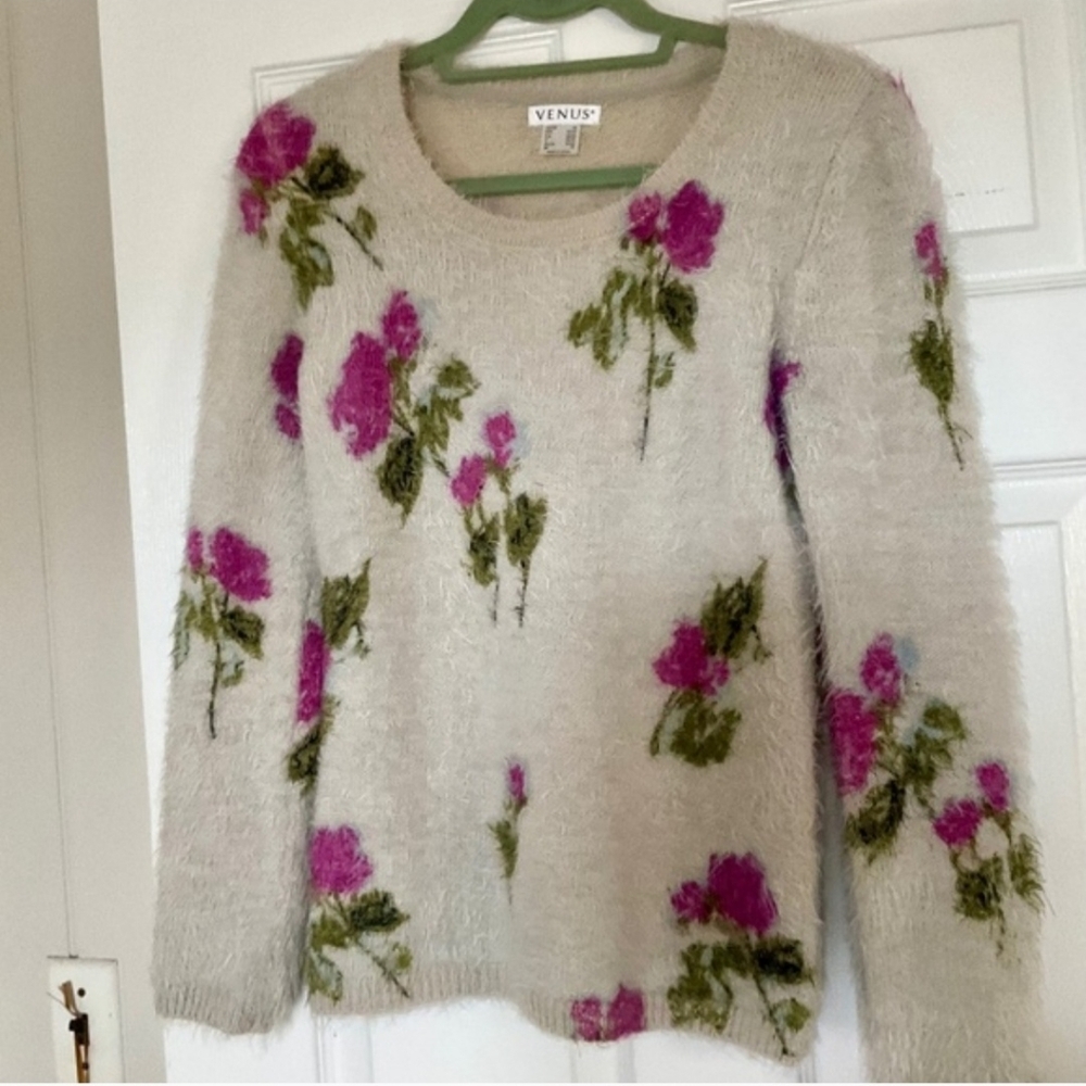 VENUS Floral EYELASH Sweater